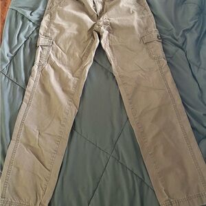Eddie Bauer Women’s khaki cargo pants (size 8)
